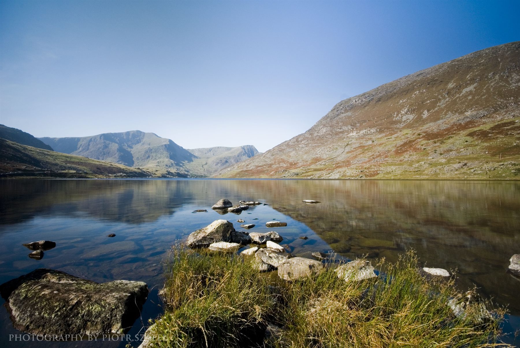 Mountain lake landscape by Peter Szafel